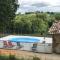 Maisons de vacances Maison de 4 chambres avec piscine privee jacuzzi et jardin clos a Puygaillard de Quercy : photos des chambres