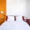 Hotels B&B HOTEL Calais Terminal Cite Europe 4 etoiles : photos des chambres