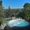 Maisons de vacances Villa de charme avec piscine et jacuzzi dans cadre exceptionnel : photos des chambres