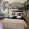 B&B / Chambres d'hotes Le Maine N 5 - FLEAC ANGOULEME - Suite Corto Maltese : photos des chambres