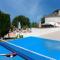 Villas Villa Monbazillac, vue exceptionnelle, piscine sauna jacuzzi : photos des chambres