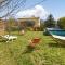 Maisons de vacances Nice Home In Mirabel-aux-baronnies With Outdoor Swimming Pool, Wifi And Private Swimming Pool : photos des chambres