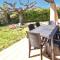 Maisons de vacances Amazing Home In Rognonas With Wifi And 3 Bedrooms : photos des chambres
