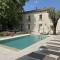 Maisons de vacances Luxurious and spacious Maison de maitre with swimming pool, village center : photos des chambres