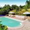 Maisons de vacances Amazing Home In Soucirac With Outdoor Swimming Pool, Wifi And 2 Bedrooms : photos des chambres