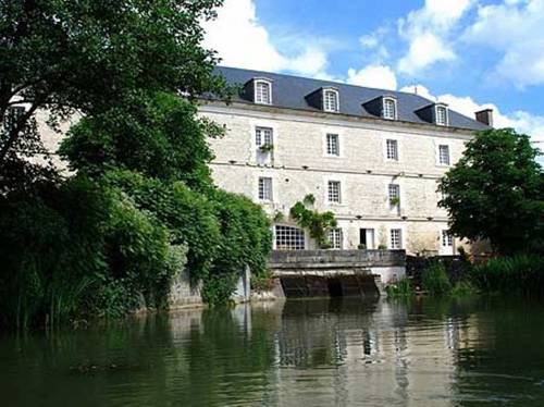 Le Moulin de Poilly : B&B / Chambres d'hotes proche d'Auxerre