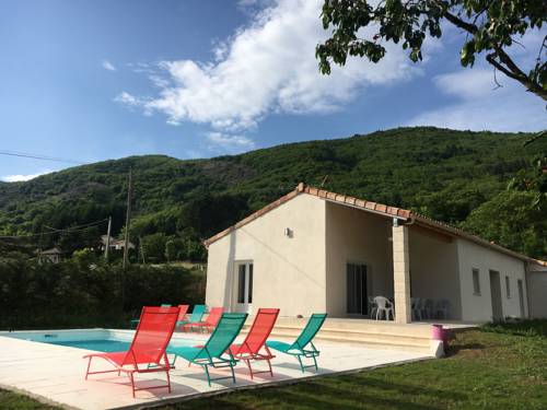 Modern Villa in Thueyts with Swimming Pool : Villas proche de Sagnes-et-Goudoulet