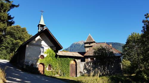 Château du Vigny - Gîte : Maisons de vacances proche de Saint-Martin-d'Arc