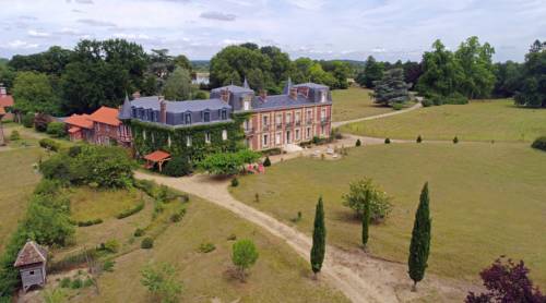 Chateau le Quesnoy : B&B / Chambres d'hotes proche de Villeneuve-sur-Verberie