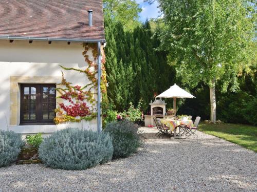 Stylish Holiday Home in Le Ch telet with Private Pool : Maisons de vacances proche de Néret