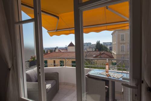 Stunning views from this lovely one bedroom apartment in Cannes only a short walk from the Palais 479 : Appartements proche de Le Cannet