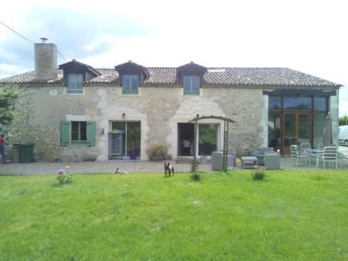 Gîte la mirabelle : Maisons de vacances proche de Pessac-sur-Dordogne