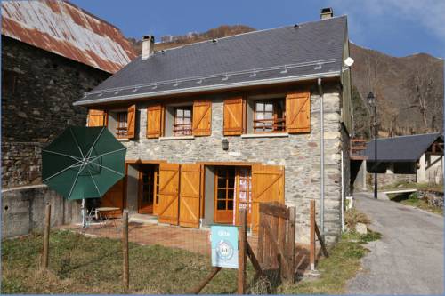 Pyrenees Stone Mountain House : Maisons de vacances proche de Burgalays