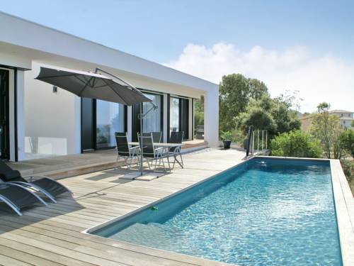 Spacious villa in Albitreccia with Swimming Pool : Villas proche de Pietrosella