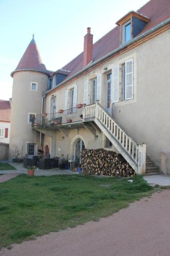 Château Besson : B&B / Chambres d'hotes proche de Louroux-Hodement