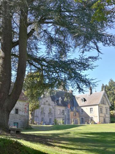 Château de Crocq - Chambres d'Hôtes de Charme : B&B / Chambres d'hotes proche de Combrailles
