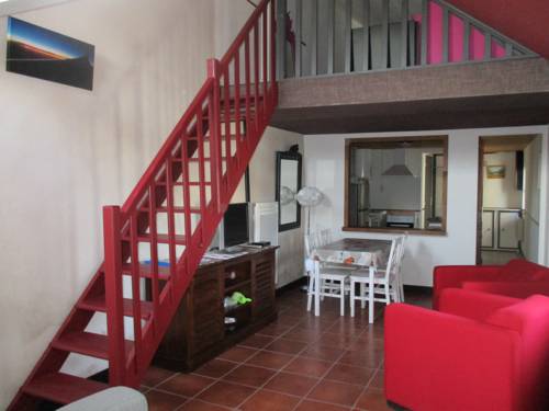 Chez Bari : Maisons de vacances proche de Saint-Aubin-le-Monial
