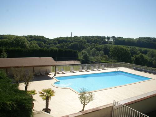 Spacious Holiday Home in Faverolles with a Swimming Pool : Maisons de vacances proche de Faverolles
