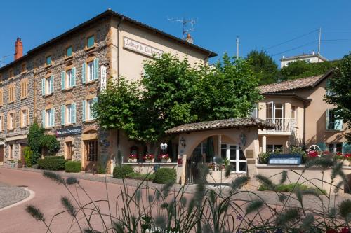 Auberge De Clochemerle : Hotels proche de Cogny