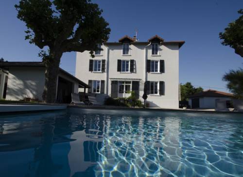 Villa La Maternite : Maisons d'hotes proche de Saint-Maurice-de-Rémens