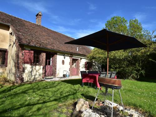 Characteristic house on large country estate near Saint Maurice sur Aveyron : Maisons de vacances proche de Dicy