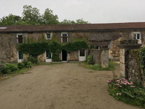 Ferme Gite Equestre En Charente : Maisons de vacances proche de Saint-Maurice-des-Lions