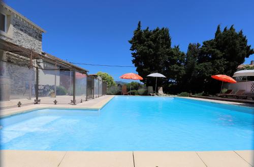 Maison de Margot - villa avec piscine : B&B / Chambres d'hotes proche de Citou