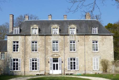 Château de Reuilly : Maisons de vacances proche de Traînou