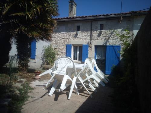 La maison bleue : Maisons de vacances proche de Saint-Ciers-sur-Gironde