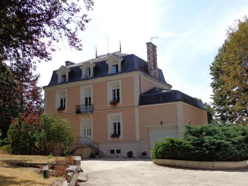 La Maison Ribotteau : B&B / Chambres d'hotes proche de Mouterre-sur-Blourde