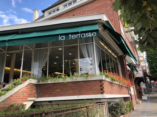 Logis Terrasse Hôtel : Hotels proche de Courtonne-la-Meurdrac