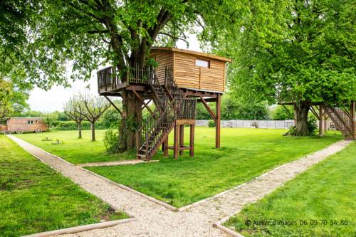 Les Cabanes de Gros Bois : B&B / Chambres d'hotes proche de Saint-Martin-de-Saint-Maixent