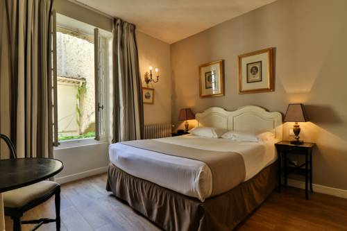 Hotel Du Midi : Hotels proche de Saint-Roman-de-Malegarde