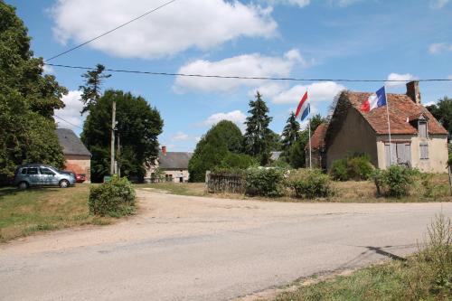 La Cour d'Enchère : B&B / Chambres d'hotes proche de Saint-Priest-la-Marche