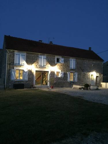 La maison de Lucien, gîte au cœur du vignoble Chablisien : Maisons de vacances proche de Saint-Cyr-les-Colons