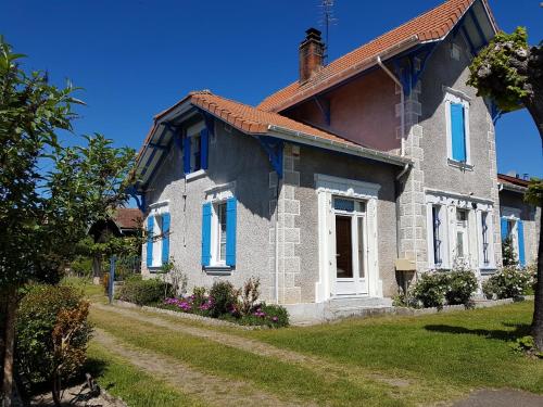 Grande maison de vacances : Maisons de vacances proche de Lévignacq
