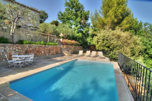 Luxury 3 bedroom villa with pool : Villas proche de Saint-Vallier-de-Thiey