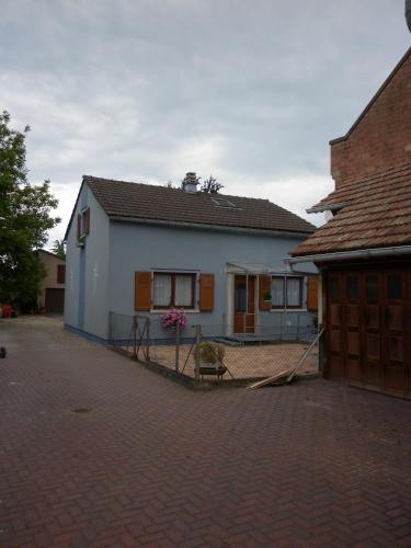 Maison bleue Petermann : Maisons de vacances proche d'Artzenheim