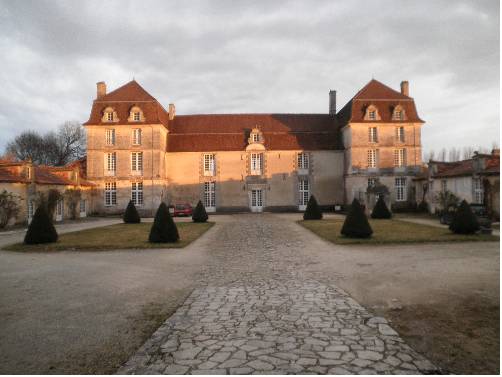 Chambres d'Hôtes et Gîtes du Château de Clauzuroux : Maisons d'hotes proche de Gout-Rossignol
