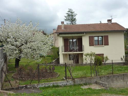 Le cerisier : Maisons de vacances proche de Saint-Georges-de-Luzençon