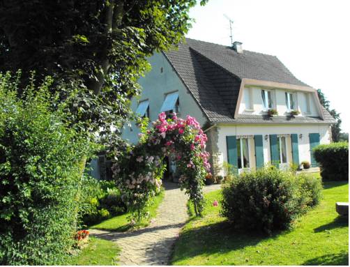 Maison d'hôtes Les Vallées : B&B / Chambres d'hotes proche de Saint-Aubin-de-Terregatte