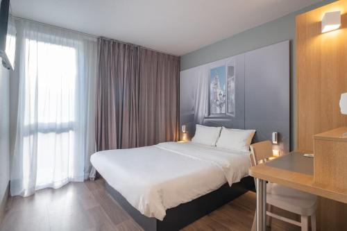 B&B HOTEL Lille Tourcoing Centre : Hotels proche de Roubaix