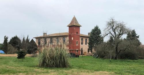 chateau fourclins : B&B / Chambres d'hotes proche de Gagnac-sur-Garonne