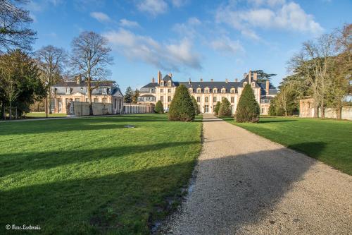 Exceptionnel Château près de Paris : Appartements proche de Marchezais