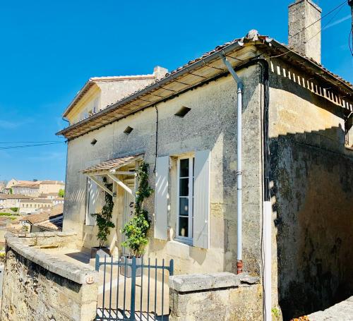 Maison de Charme St Emilion : Maisons de vacances proche de Saint-Pey-d'Armens