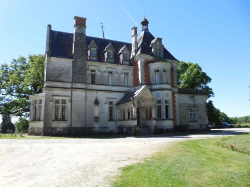 Château de la Redortière : B&B / Chambres d'hotes proche de Mouzon