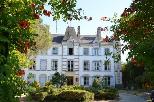 Château des Bretonnières sur vie - Maison d'hôtes : B&B / Chambres d'hotes proche de Commequiers