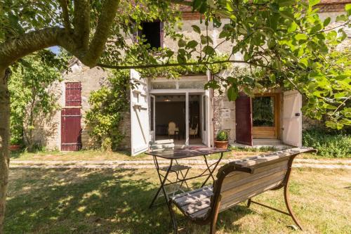 La Thibaude - Livry : B&B / Chambres d'hotes proche d'Augy-sur-Aubois