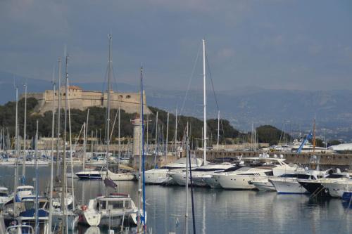 Antibes Vacances : Appartements proche d'Antibes