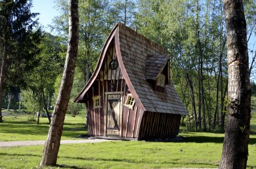 Cabanes d'Aiguebelette : Campings proche de La Bridoire